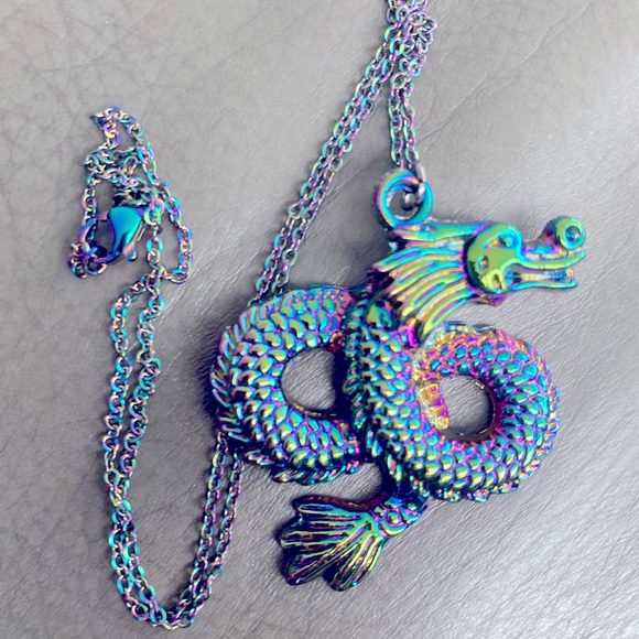 Rainbow 🌈 Chinese dragon 🐉 boho Necklace - Picture 12 of 12